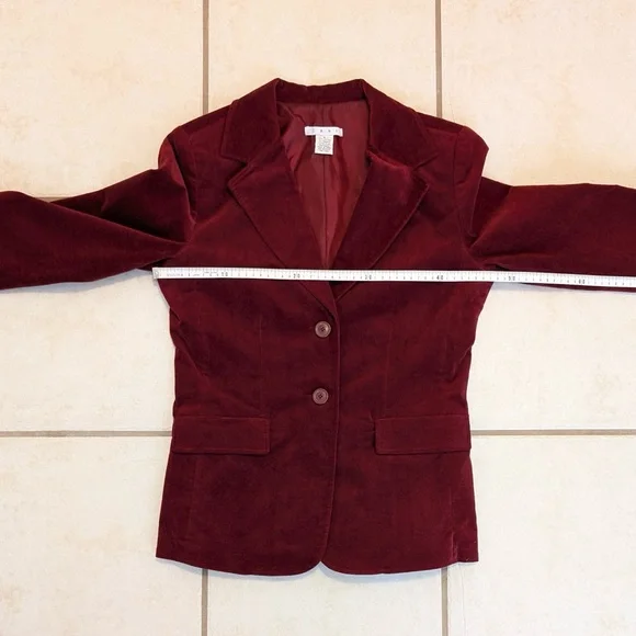 91% Cotton Vintage Cabi Red Embroidered Floral Velvet Whimsigoth 90s Blazer - Picture 6 of 16